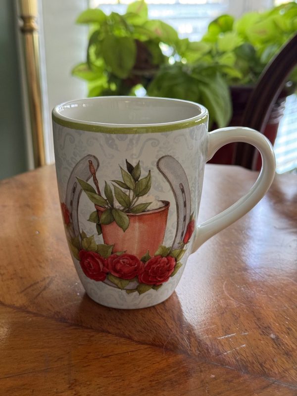 Mint Julep in Horseshoe with roses 16 oz. Mug
